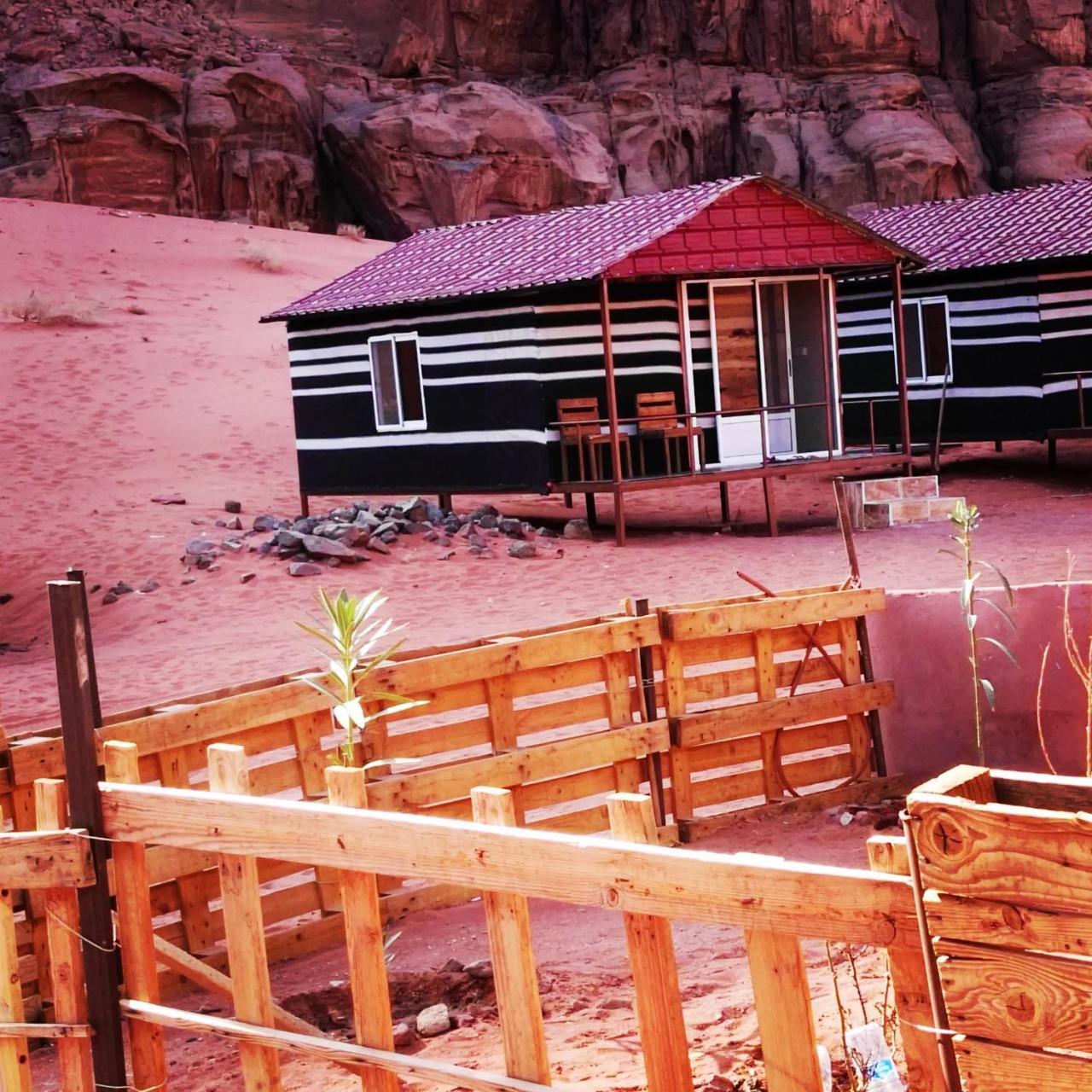 Rainbow Camp Hotel Wadi Rum Exterior foto